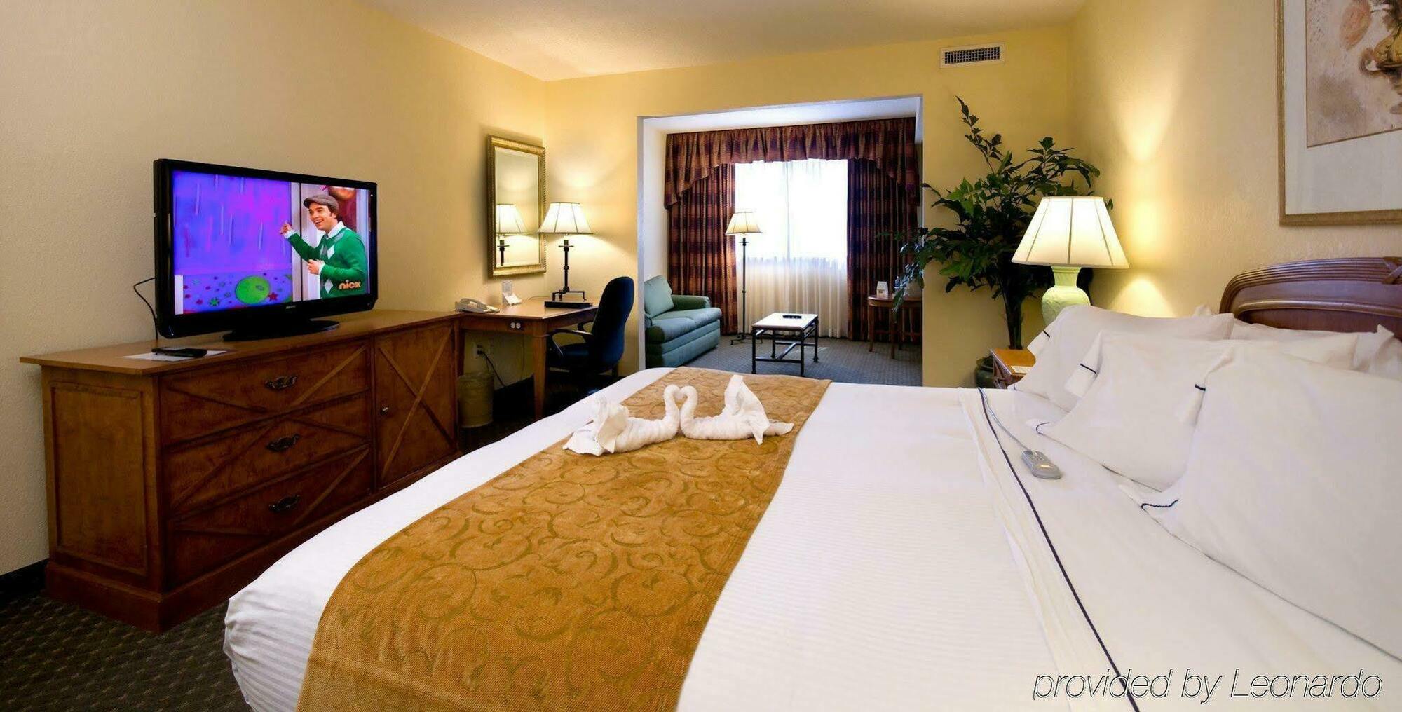 Express-international Drive By Ihg Hotel